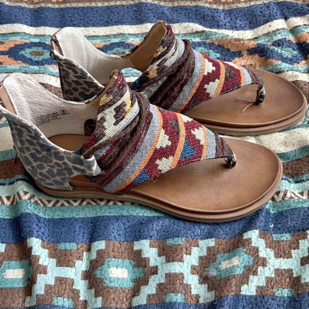 Women’s boutique sandals